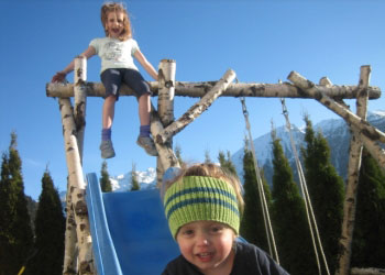familienurlaub auf dem bauernhof jerzens pitztal spielplatz